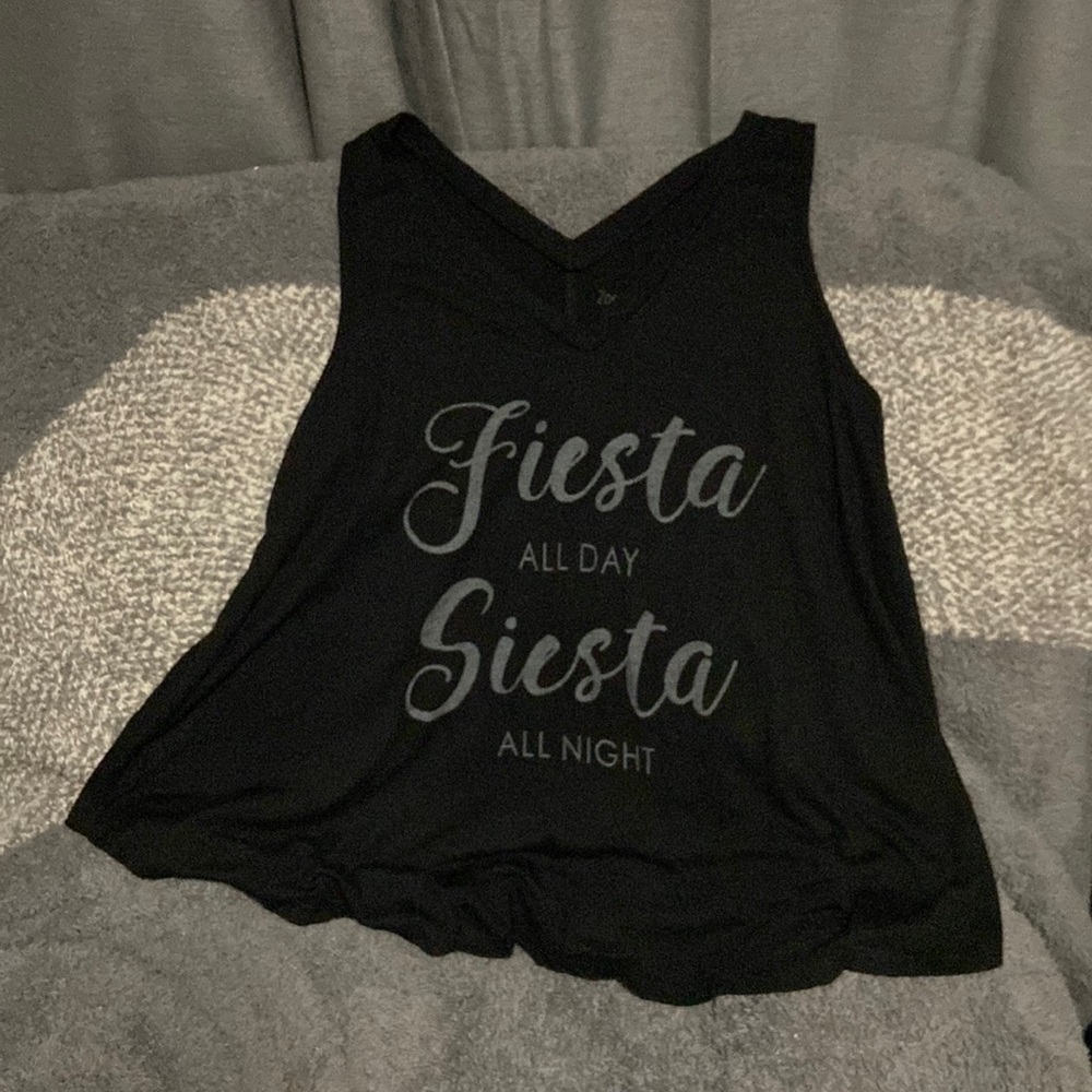 Zoe & Liv Fiesta All Day Siesta All Night Flowy Tank Size Large